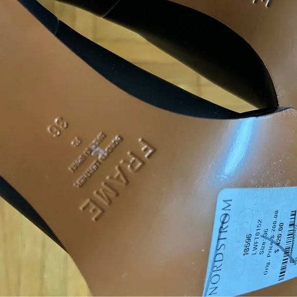 FRAME the Brooklyn booties 🖤 - Picture 7 of 7